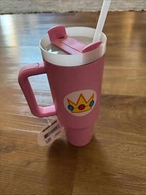 NWT Super Mario Bros Princess peach 40 ounce tumbler with straw